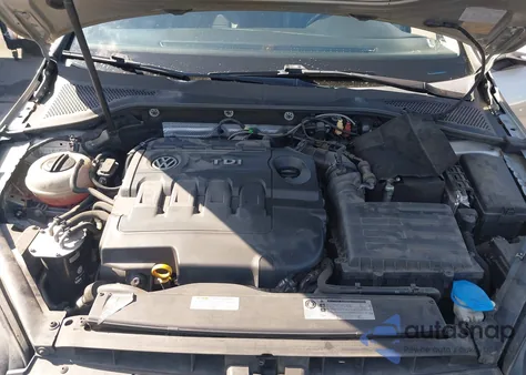 2015 Volkswagen Golf Tdi Sel 4-Door z USA, uszkodzony, nr VIN 3VW2A7AU2FM044276